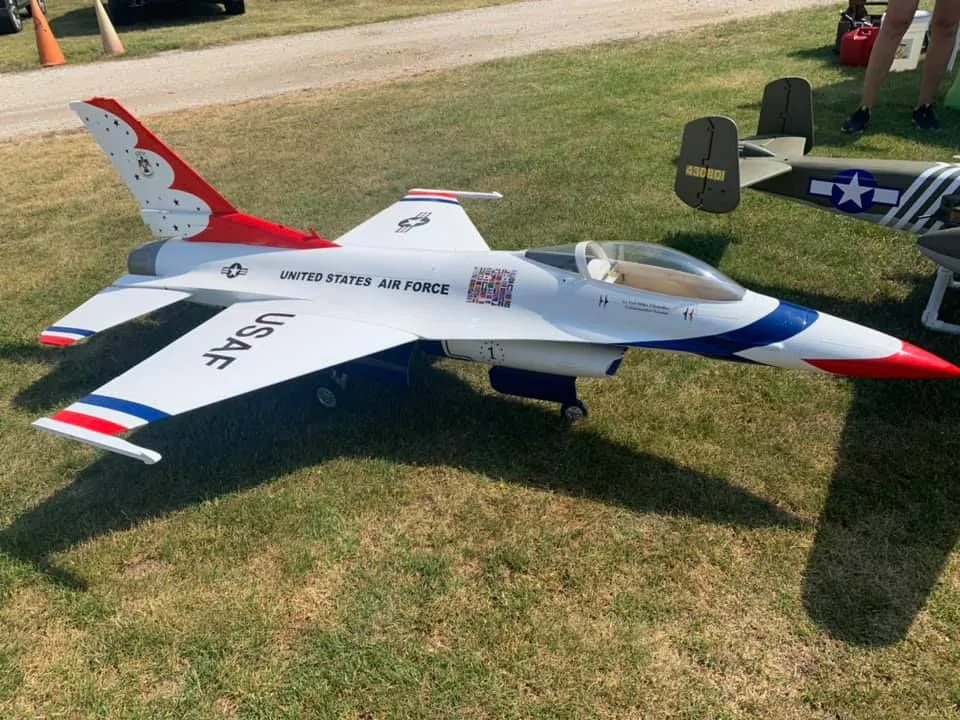 Rc hot sale f16 jet